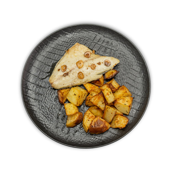Dorada al ajo pescador con patata asada
