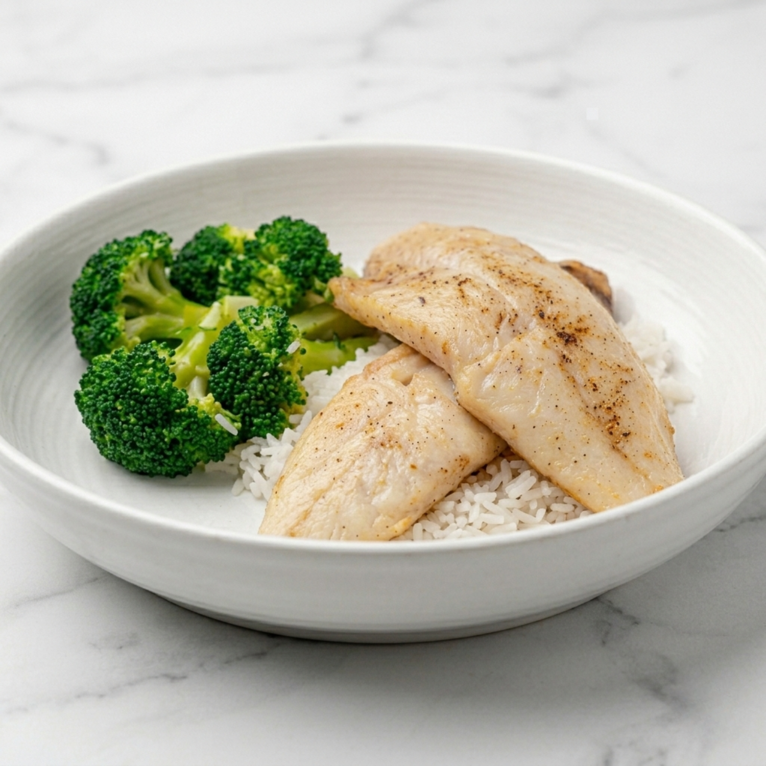 Merluza con arroz y brócoli