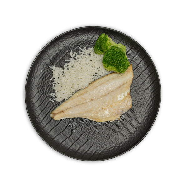 Merluza al horno con arroz y brócoli