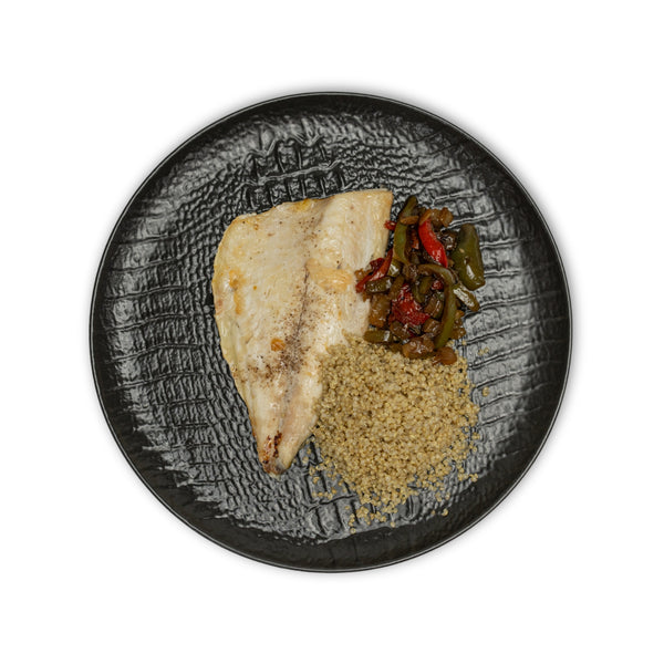 Merluza con quinoa y salteado asiático