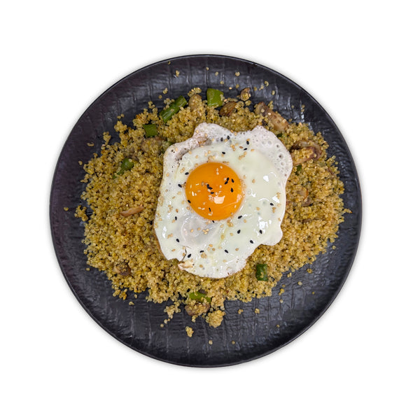 Quinoa con champiñones, huevo a la plancha y espárragos